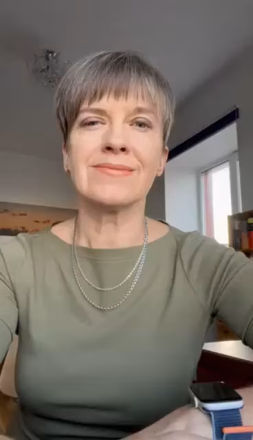 Maarja Kangro loeb enda tõlgitud Halõna Kruki luuletuse „Inimkonna ajalugu”